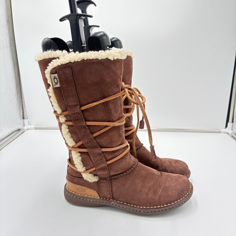 UGG Australia Catalina Vintage Y2K Brown Leather Tie Up Boho Detail Boots Size 9
